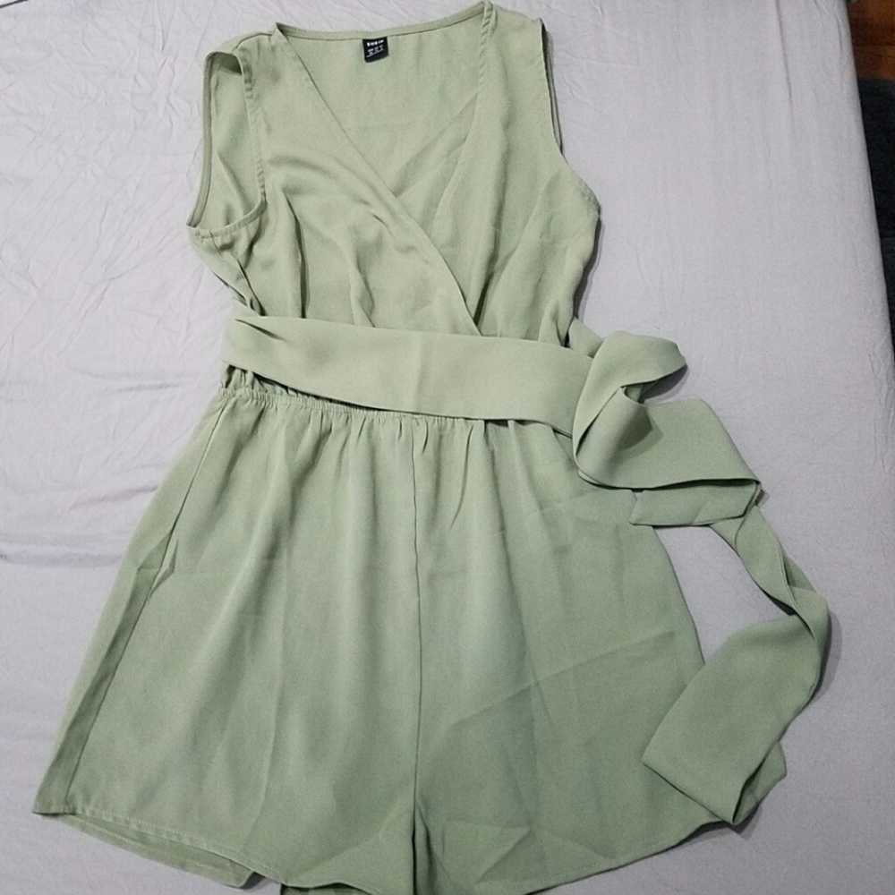 3 ROMPERS - Picture 4 of 9